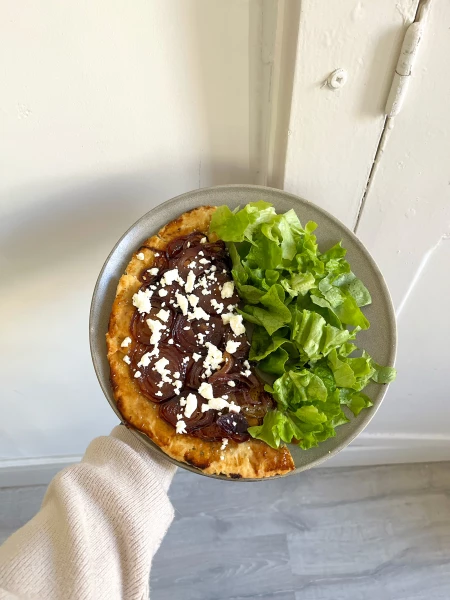 Image de la recette : Tarte tatin aux oignons rouges