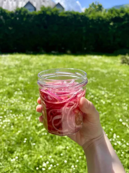 Image de la recette : Pickles d'oignon rouge